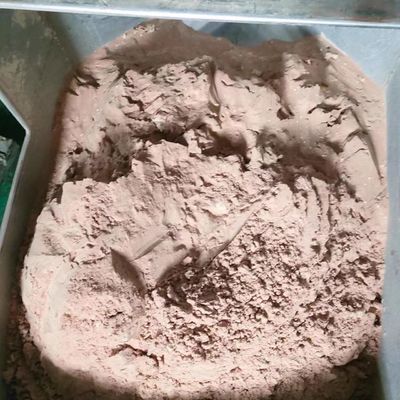 Schwaches gelbes getrocknetes tierisches Plasma mit einem Lysingehalt von mindestens 4 Prozent, angewendet in der Tierernährung