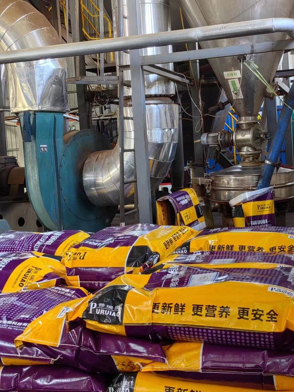 Rotbraunes Hämoglobinpulver mit hoher Reinheit ≥ 90% und niedrigem Schwermetallgehalt ≤ 10 ppm